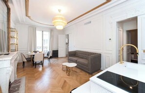 Interior - A Sumptuous 2-BR apartment in the Champs-Elysées (Paris)