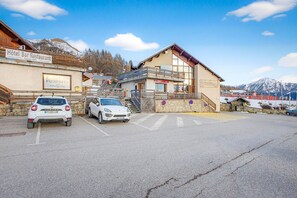 Exterior - Studio for 5, ground floor, at the foot of the slopes (Saint-Michel-de-Chaillol)