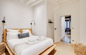 Iron/ironing board, travel cot, WiFi, bed sheets - A Elegant 2-BR/1BA in Louvre (Paris)