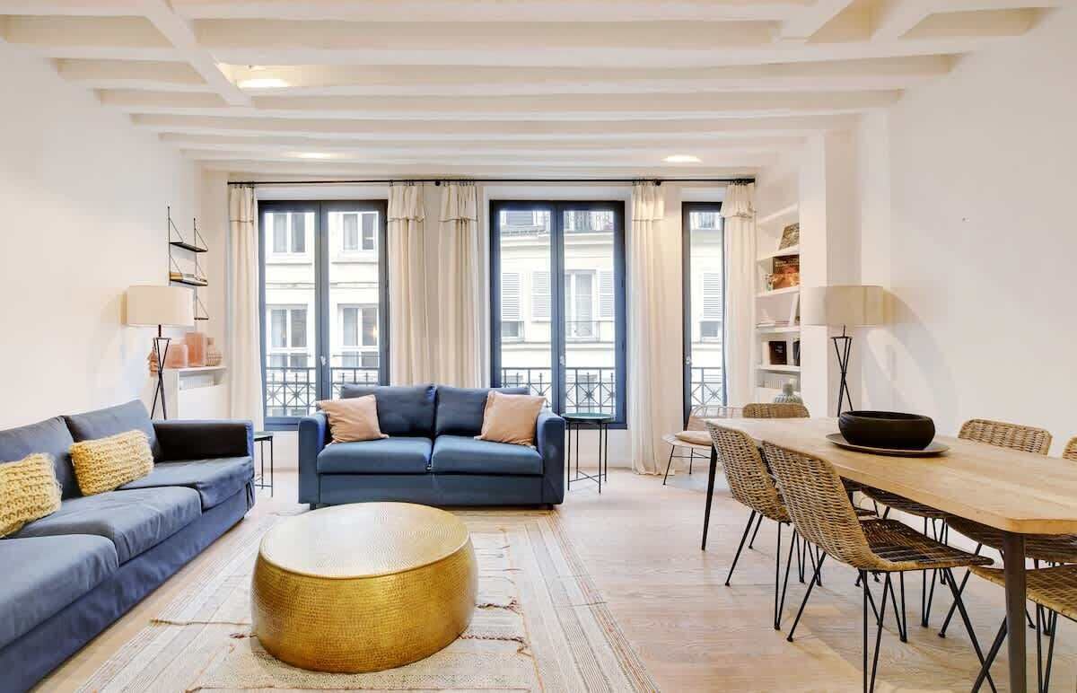 Televisión y oficina 