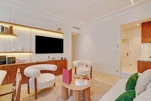 Téléviseur, bureau