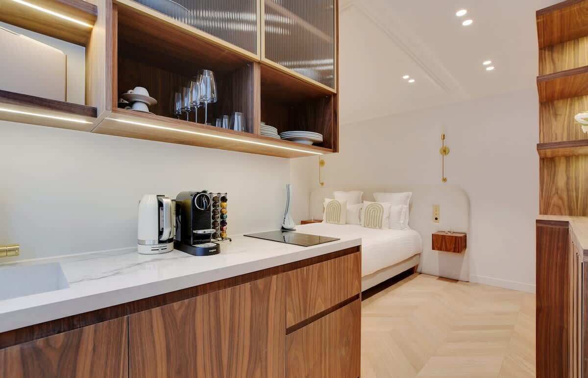 Lit parapluie, Wi-Fi, draps fournis