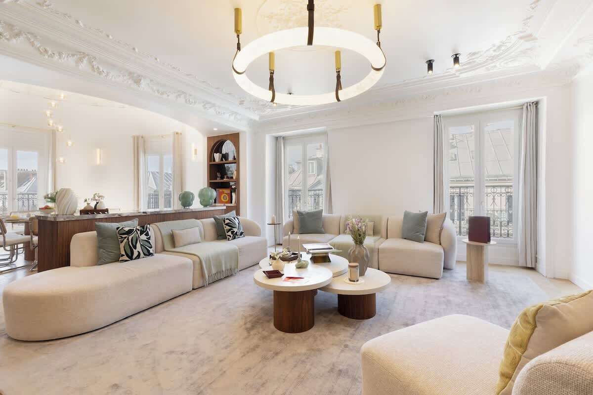 TV, peis og kontorer