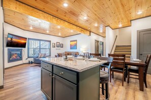Dining - *Amazing 4BD Lodge Near TOWN | Hot Tub + Arcades* (Sevierville)