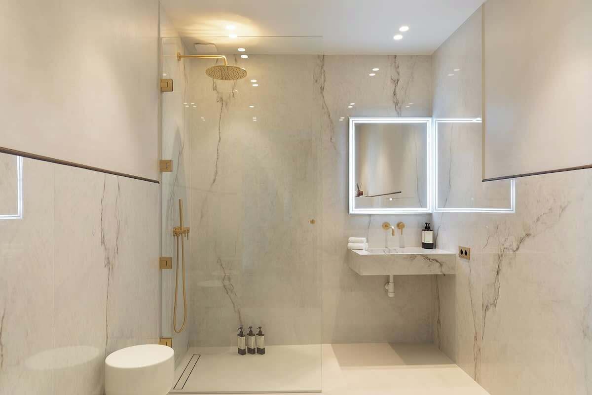 Shower, hair dryer