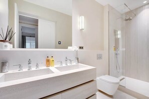 Bathroom - ONIRI - Serviced 2-BR - Place Vendôme Louvre I (Paris)