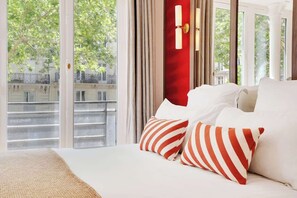 Iron/ironing board, travel cot, WiFi, bed sheets - ONIRI - Somptuous Serviced 3-BR - Saint-Germain (Paris)