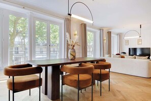 Dining - ONIRI - Somptuous Serviced 3-BR - Saint-Germain (Paris)