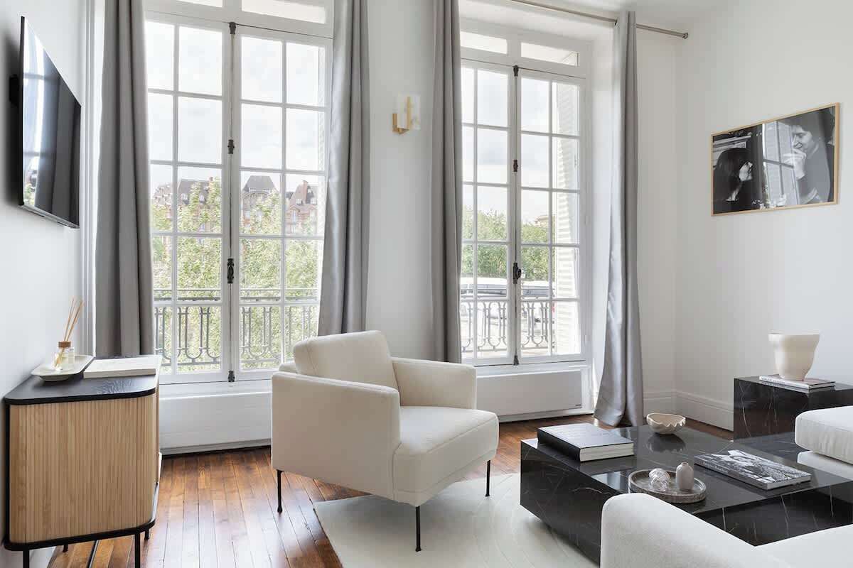 Télévision, espaces bureaux