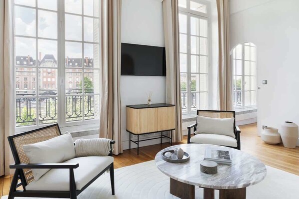 Télévision, espaces bureaux