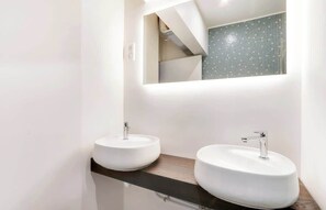 Een douche, een haardroger