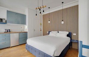 1 bedroom, iron/ironing board, travel cot, WiFi - A Cosy Studio in Montparnasse (Paris)
