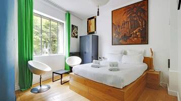 4 slaapkamers, een strijkplank/strijkijzer, reisbedje, wifi