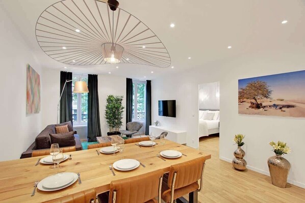 Interior - A Chic 2-BR in the Champs Elysées (Paris)