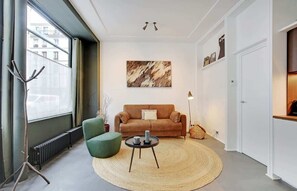 TV, offices - A Cosy 1-BR in Mouffetard - Monge (Paris)