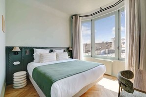 Bügeleisen/Bügelbrett, Reisekinderbett, WLAN, Bettwäsche