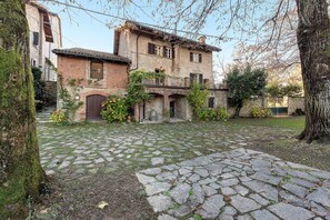 Exterior - Apartment 'Casa Dolcetto' with Private Terrace, Shared Garden and Wi-Fi (Tagliolo Monferrato)