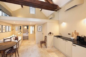 Interior - A Charming 2-BR/2Ba in Saint Germain (Paris)