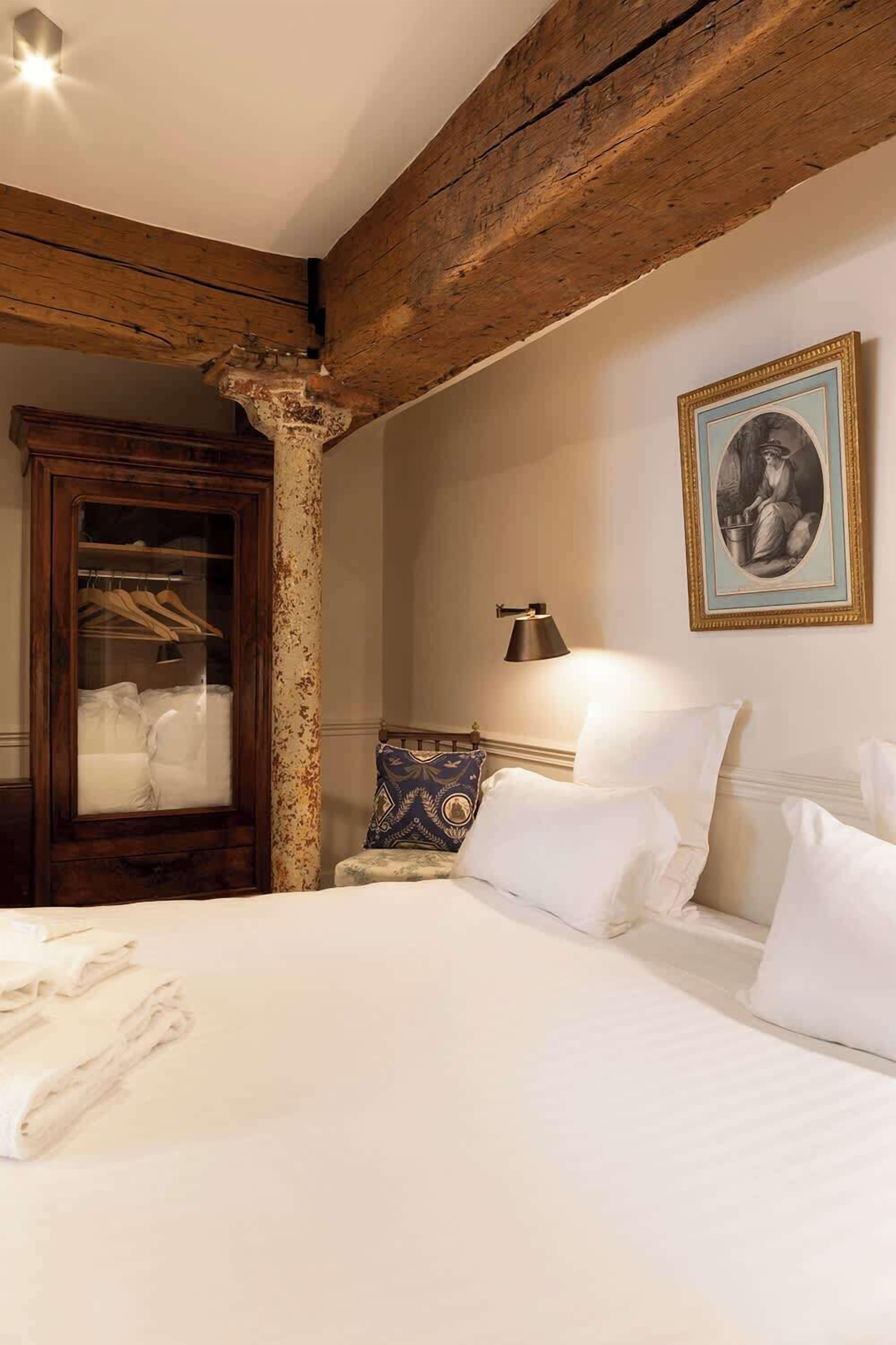 アイロン / アイロン台、旅行用ベビーベッド、WiFi、ベッドシーツ