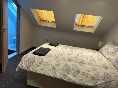 Luton Homestay near AIRPORT