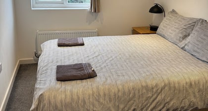 Luton Homestay near AIRPORT