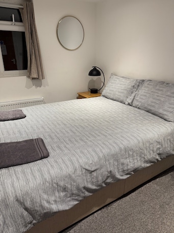 Deluxe Double Room, Private Bathroom | Desk, laptop workspace, free WiFi