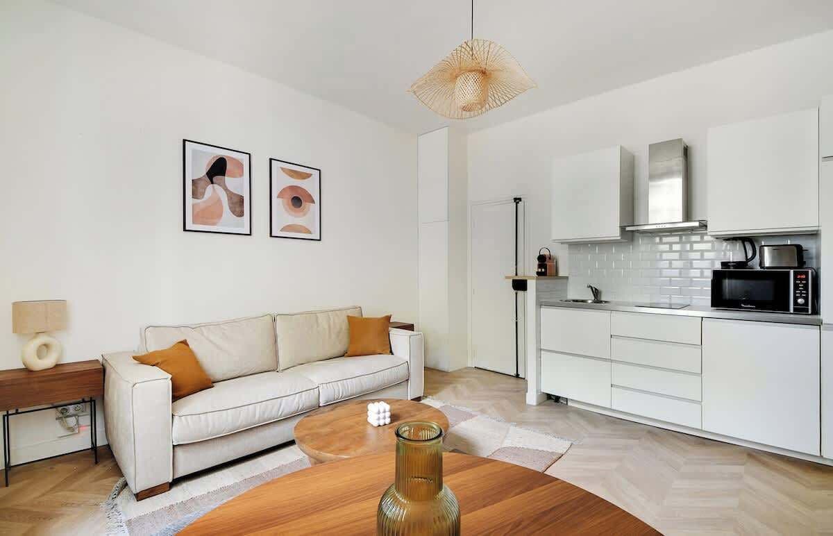 Een televisie en een kantoor