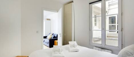 Strykejern/-brett, reiseseng for barn, wi-fi og sengetøy