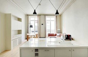 Interior - A Bright 1-BR in Grands Boulevards (Paris)
