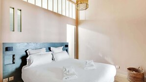 Room - A Bright 1-BR in Grands Boulevards (Paris)