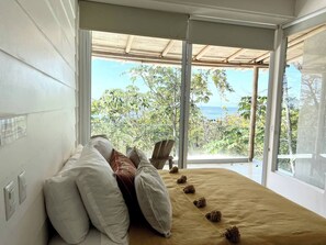 Free WiFi, bed sheets - Ocean view Jungle Nest - 2min from the beach (Santa Teresa)
