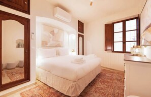 Bügeleisen/Bügelbrett, Reisekinderbett, Bettwäsche