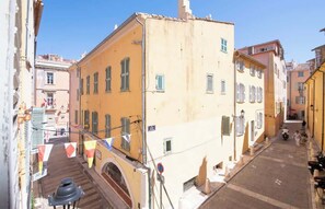 Miscellaneous - A Gorgeous 1-BR in the Heart of Saint-Tropez (Saint-Tropez)