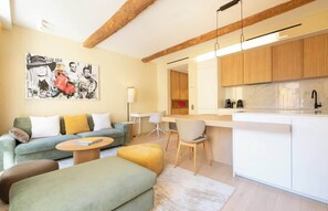 Interior - A Gorgeous 1-BR in the Heart of Saint-Tropez (Saint-Tropez)