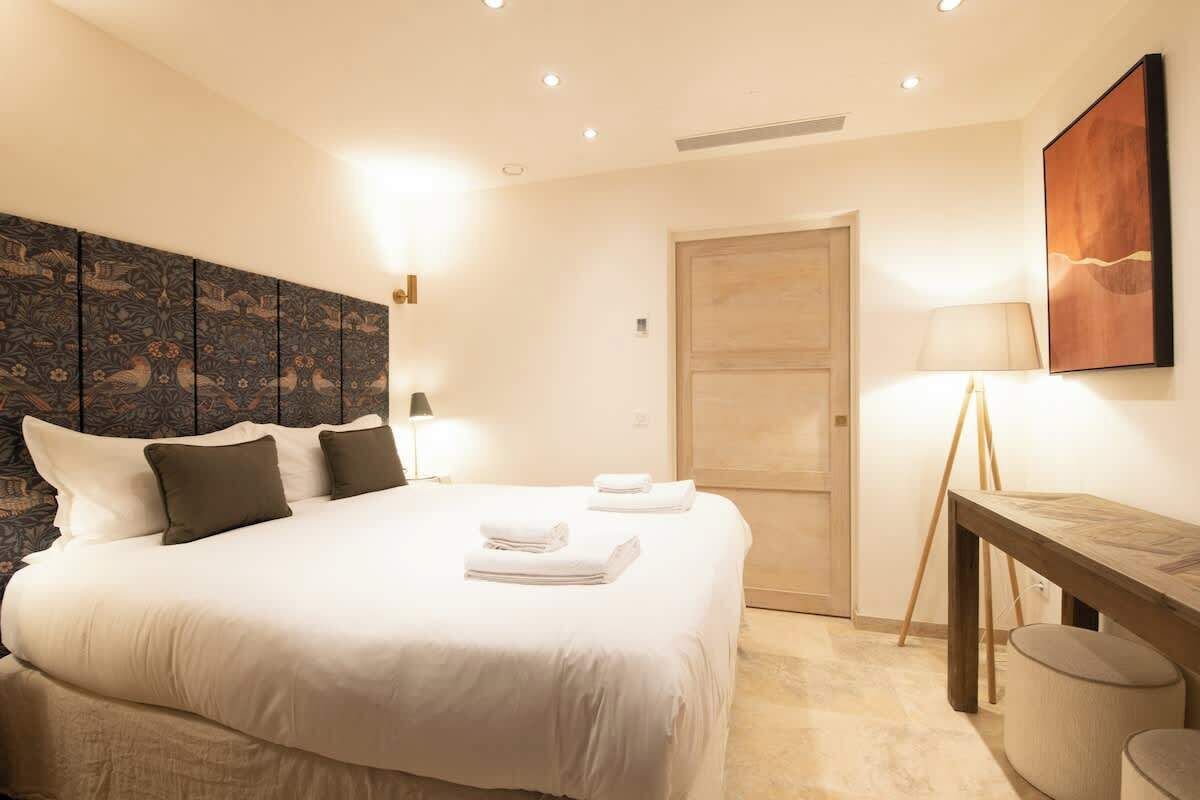 Bügeleisen/Bügelbrett, Reisekinderbett, Bettwäsche