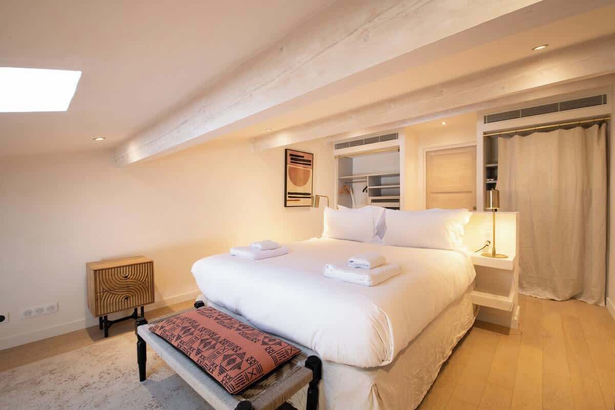 2 間睡房、熨斗/熨衫板、床單