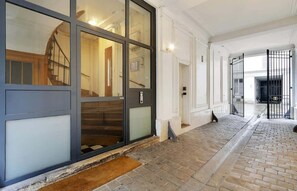 Interior - A Sophisticated 2-BR in La Madeleine-Opéra (Paris)