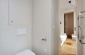 Shower, hair dryer - A Lovely Studio in La Madeleine-Opéra (Paris)