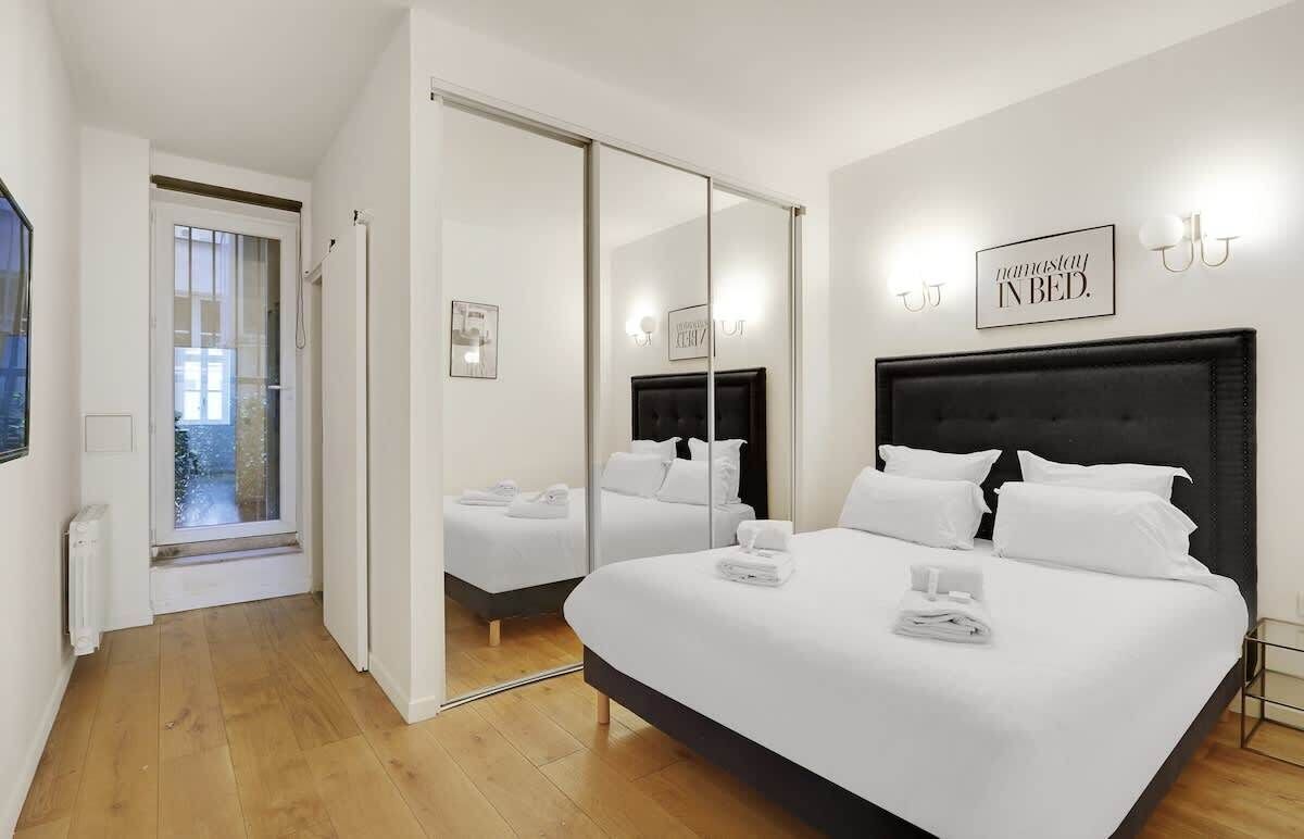 Iron/ironing board, travel cot, WiFi, bed sheets