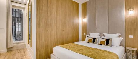 1 bedroom, iron/ironing board, travel crib, WiFi