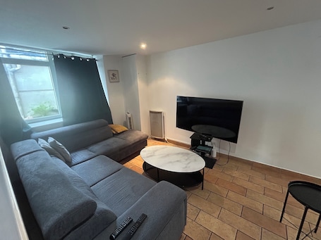 Living area. Chalet close to the airport