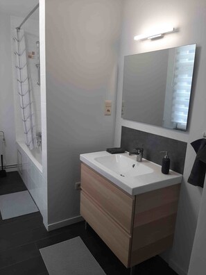 Classic Double Room | Desk, free WiFi - Le Tri Bèneu (Sivry-Rance)