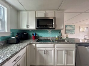 Fridge, microwave, stovetop, dishwasher - Walk to beach - 1/2 mile. Cozy 2-bedroom cottage on quiet street, (Dennis)