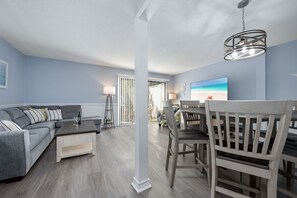 TV - South Bay 87 * Beach Chair Set Included (Destin)