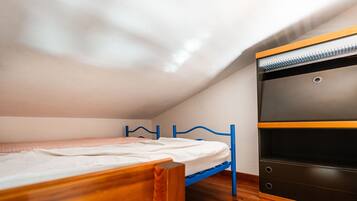 Fer et planche Ă repasser, draps fournis