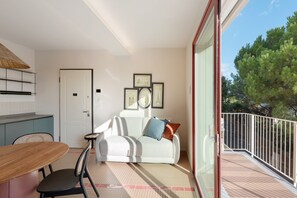 Living area - Apartment 'Corallo' with Sea View, Private Terrace and Wi-Fi (Andora)