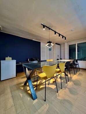 Dining - Comfortable Forum House located in the center of downtown Korea (Seoul)
