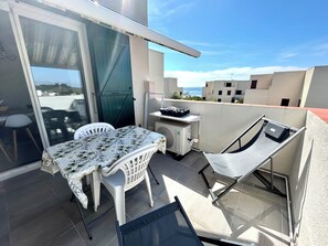 Outdoor dining - T2 30m from the beach - Air conditioning - Wifi - Terrace - Parking - Shops on foot. (Le Barcarès)