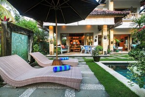 Outdoor dining - Hibiscus/Upper Suite/Ubud/Pool/AC (Bali)