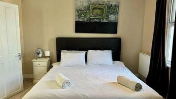 2 bedrooms, iron/ironing board, free WiFi, bed sheets